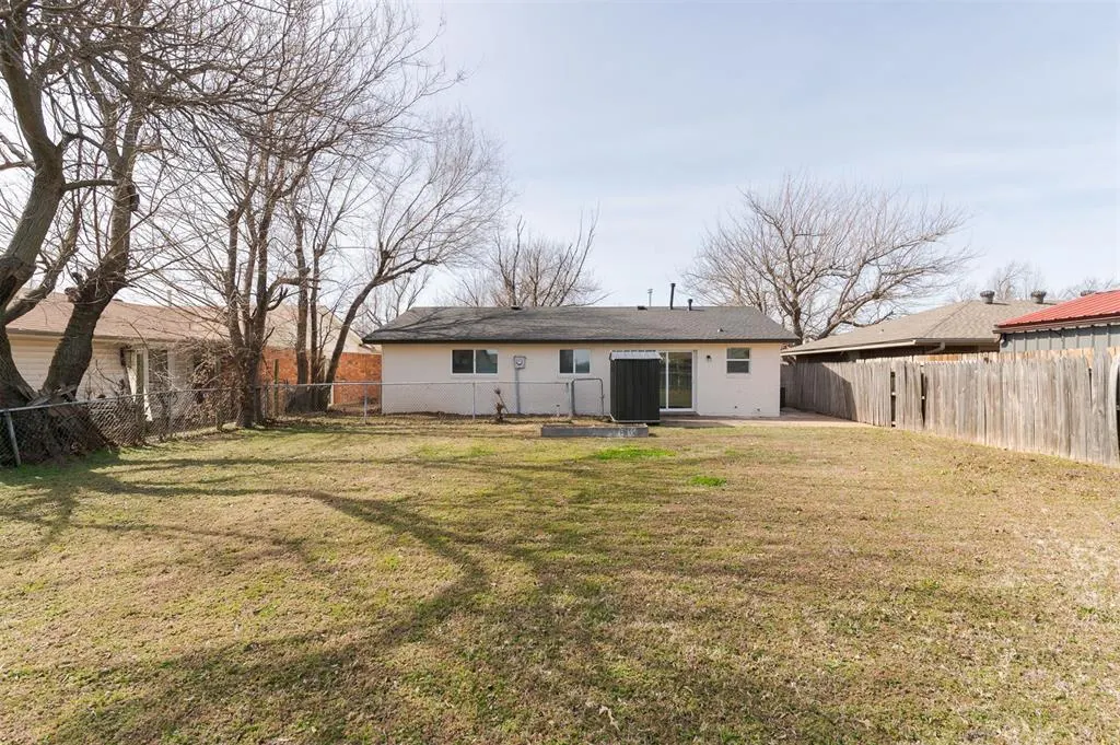 Photo 34 — 824 Cedar Crest Drive, Edmond, OK 73003