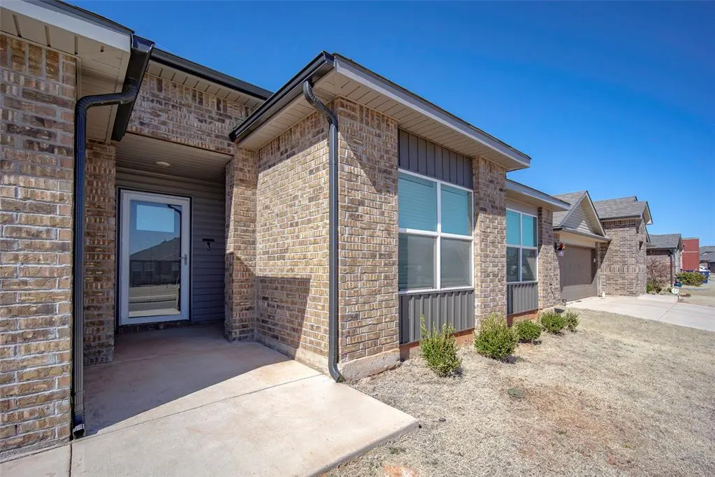 Photo 2 — 14613 Travertine Falls Lane, Oklahoma City, OK 73142