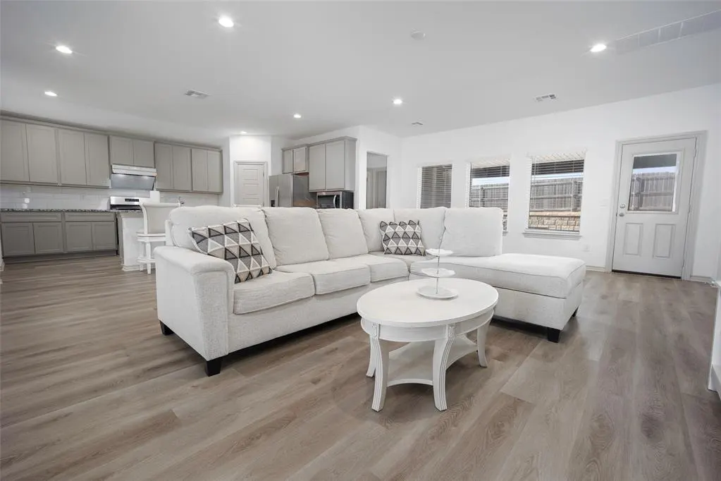 Photo 3 — 14613 Travertine Falls Lane, Oklahoma City, OK 73142