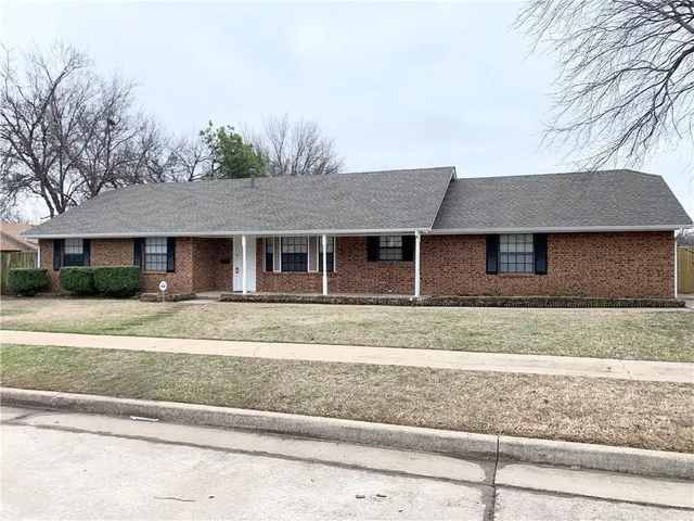 Front exterior — 1204 NE 6th Street, Moore, OK 73160