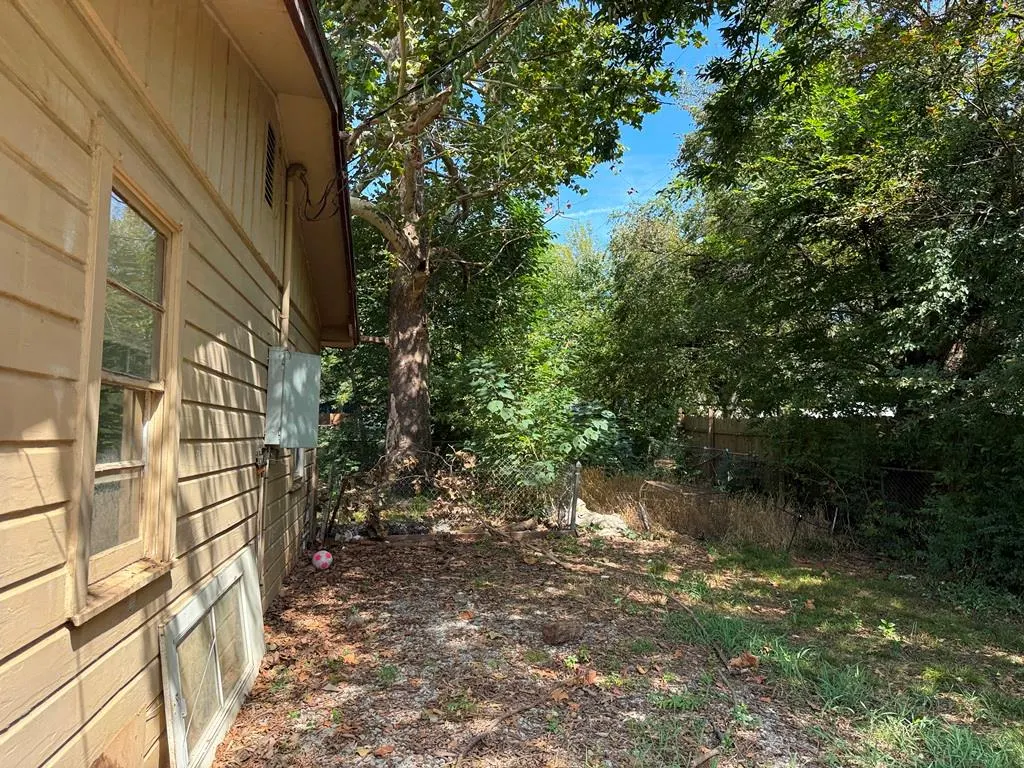 Photo 11 — 1822 W Elm Street, Durant, OK 74701