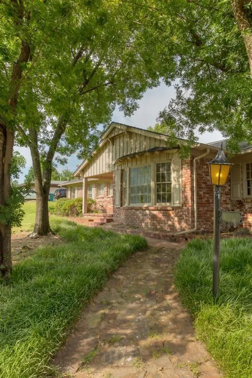 Photo 3 — 4813 Larissa Lane, Oklahoma City, OK 73112
