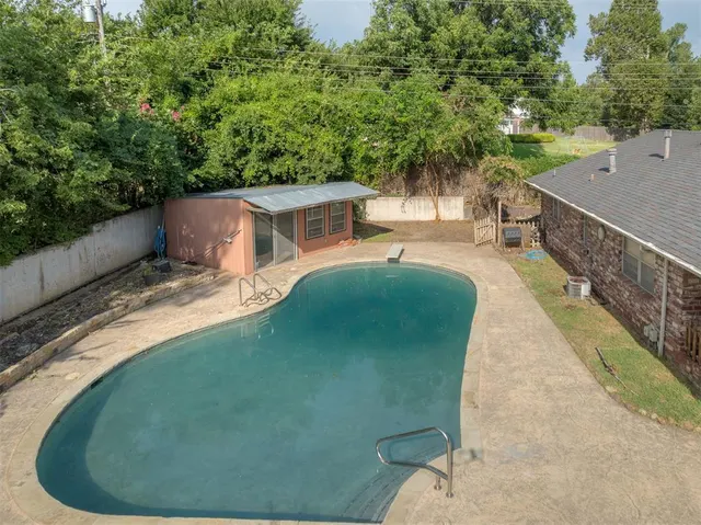 Photo 4 — 4813 Larissa Lane, Oklahoma City, OK 73112