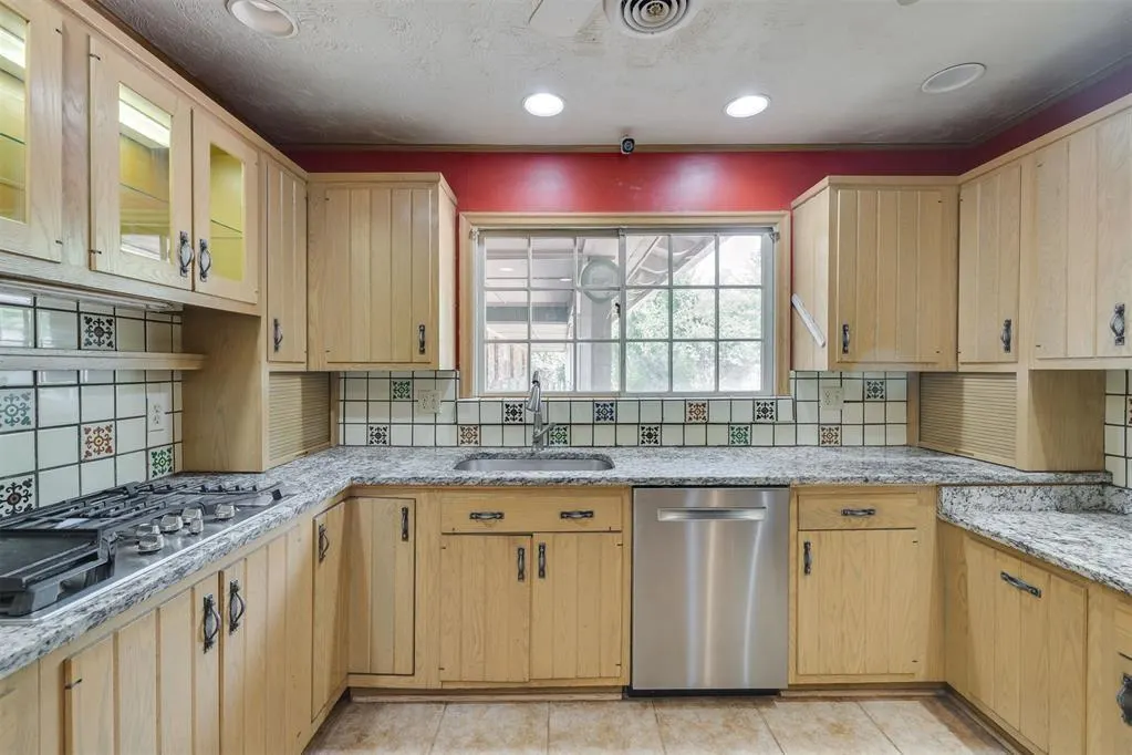 Photo 11 — 4813 Larissa Lane, Oklahoma City, OK 73112