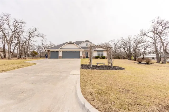 Photo 3 — 9408 SW Megans Way, McLoud, OK 74851