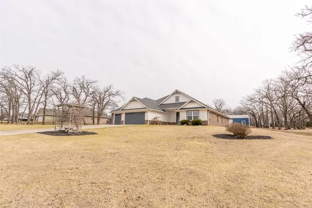Photo 2 — 9408 SW Megans Way, McLoud, OK 74851