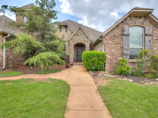 Photo 2 — 9124 SW 36th Street, Oklahoma City, OK 73179