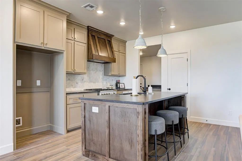 Photo 9 — 9220 NW 123rd Street, Yukon, OK 73099