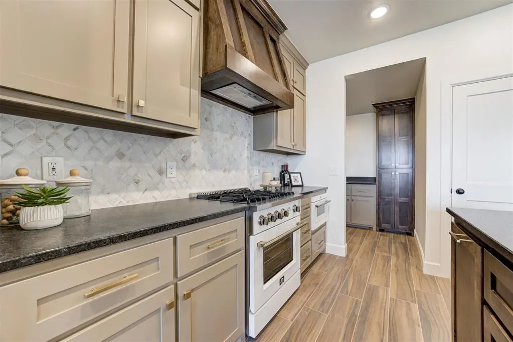 Photo 11 — 9220 NW 123rd Street, Yukon, OK 73099