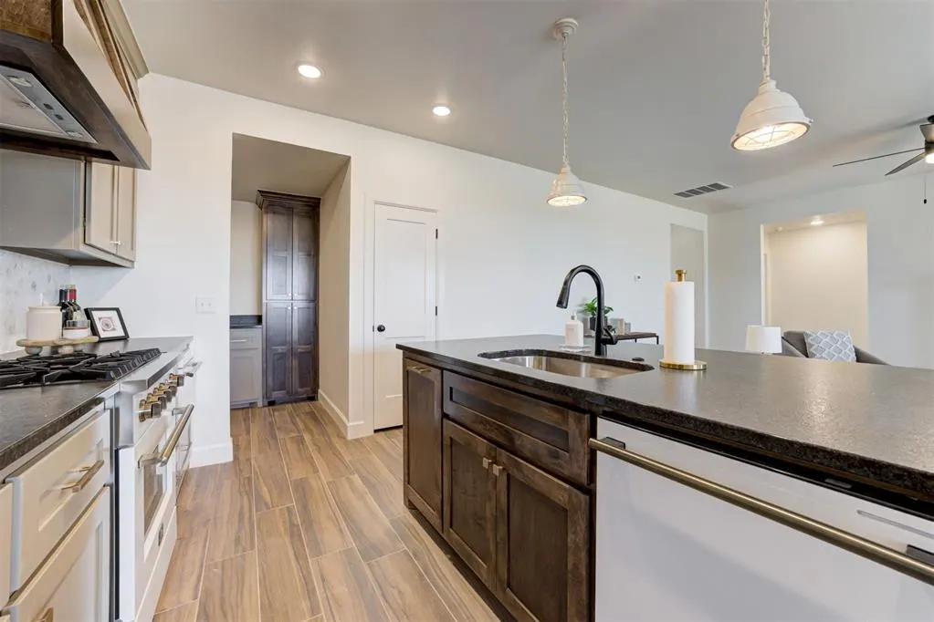 Photo 12 — 9220 NW 123rd Street, Yukon, OK 73099
