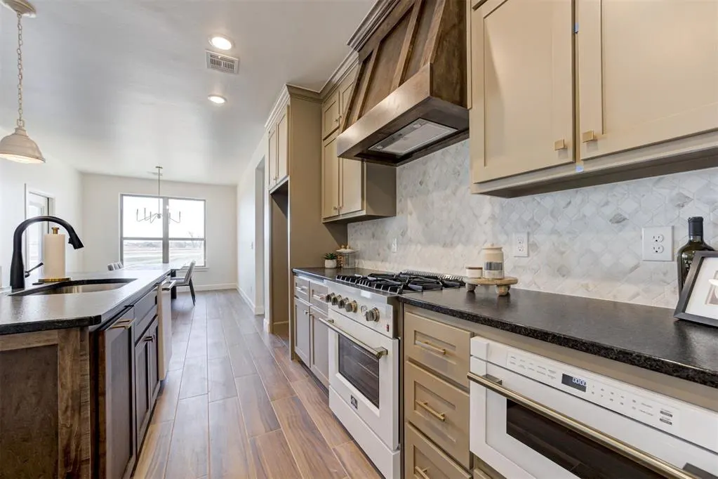 Photo 15 — 9220 NW 123rd Street, Yukon, OK 73099