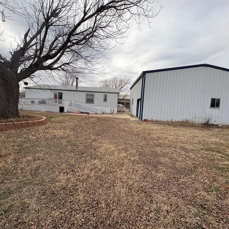 Photo 4 — 302 S 2nd Street, Canute, OK 73626