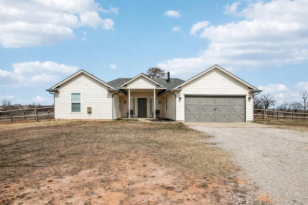 Photo 2 — 17291 Cottonwood Court, Newalla, OK 74857
