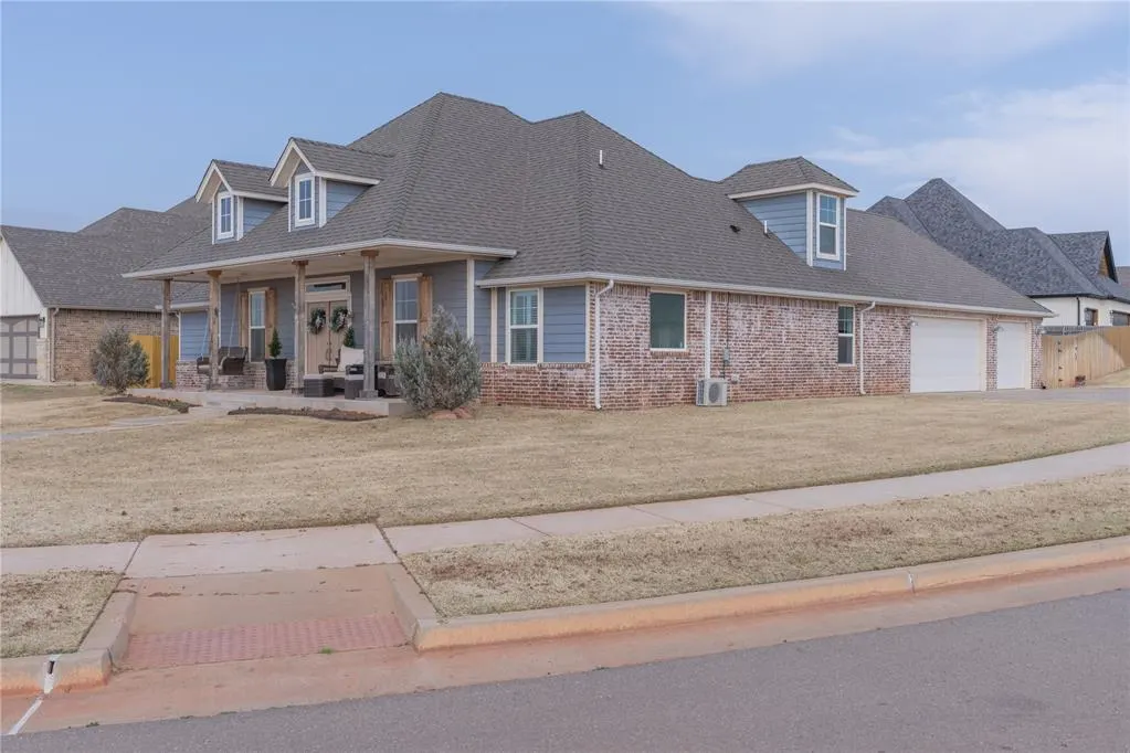 Photo 6 — 1700 Pendleton Place, Moore, OK 73160