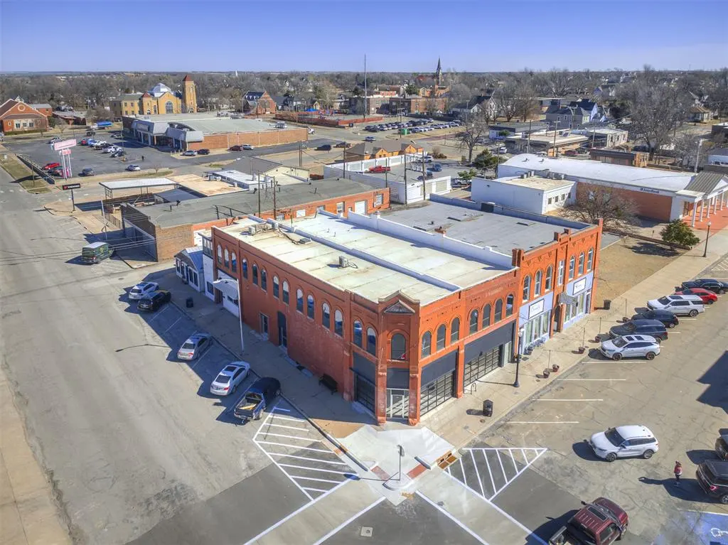 Photo 3 — 204 E Oklahoma, Guthrie, OK 73044