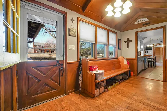 Photo 3 — 607 N College Street, Cordell, OK 73632