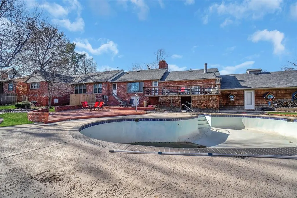 Photo 34 — 607 N College Street, Cordell, OK 73632