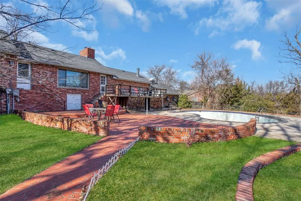 Photo 35 — 607 N College Street, Cordell, OK 73632