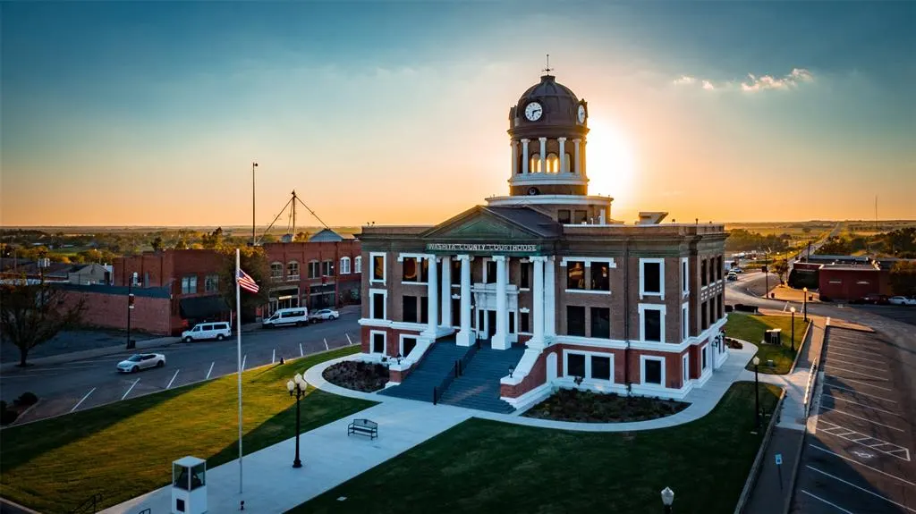 Photo 37 — 607 N College Street, Cordell, OK 73632