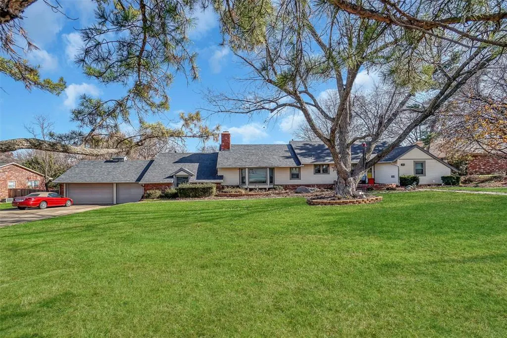 Photo 39 — 607 N College Street, Cordell, OK 73632