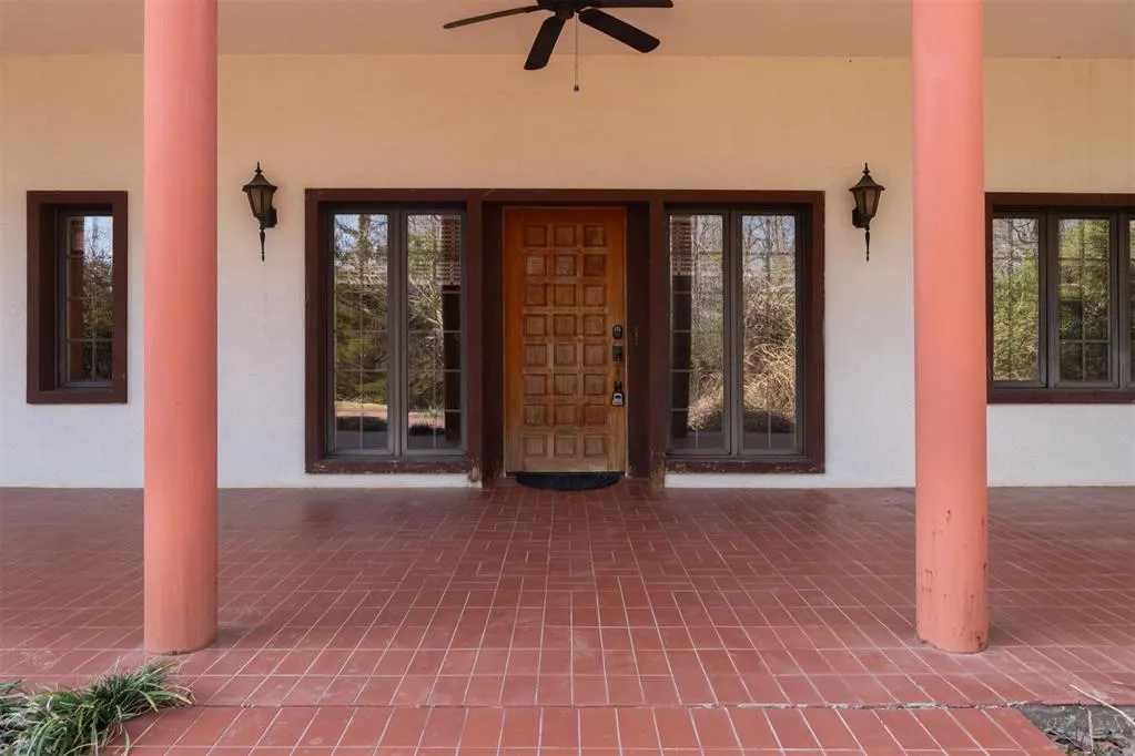 Photo 2 — 300 Lana Drive, Pauls Valley, OK 73075