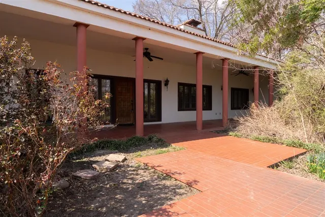 Photo 3 — 300 Lana Drive, Pauls Valley, OK 73075