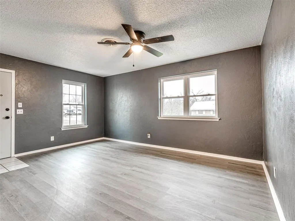 Photo 5 — 1005 Birch Street, Wellston, OK 74881
