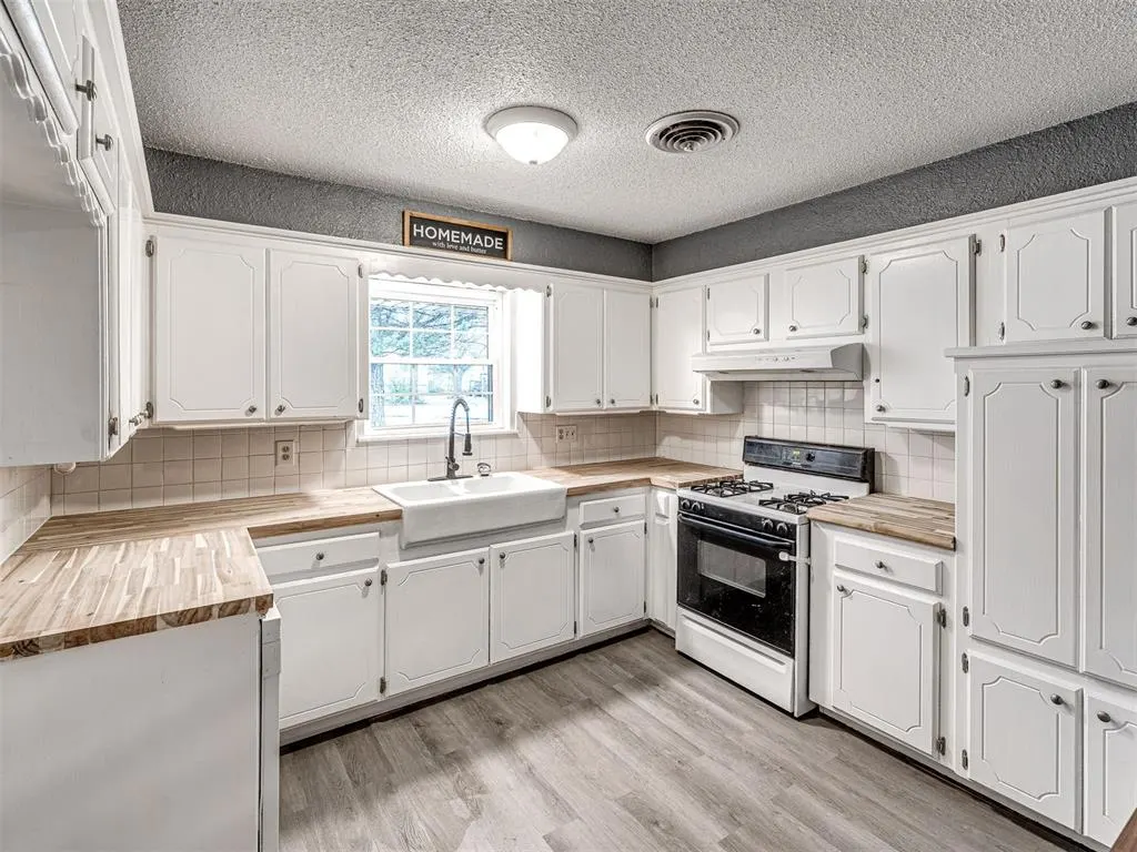 Photo 11 — 1005 Birch Street, Wellston, OK 74881