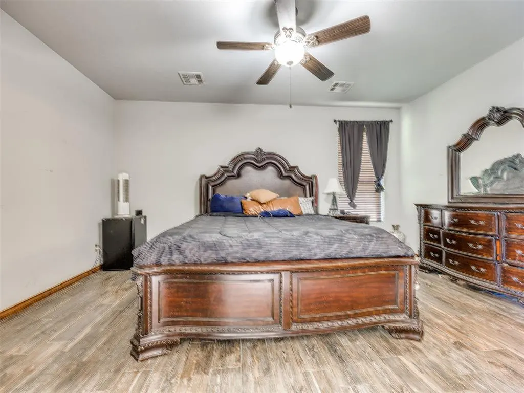 Photo 5 — 5329 Starling Way, Oklahoma City, OK 73179