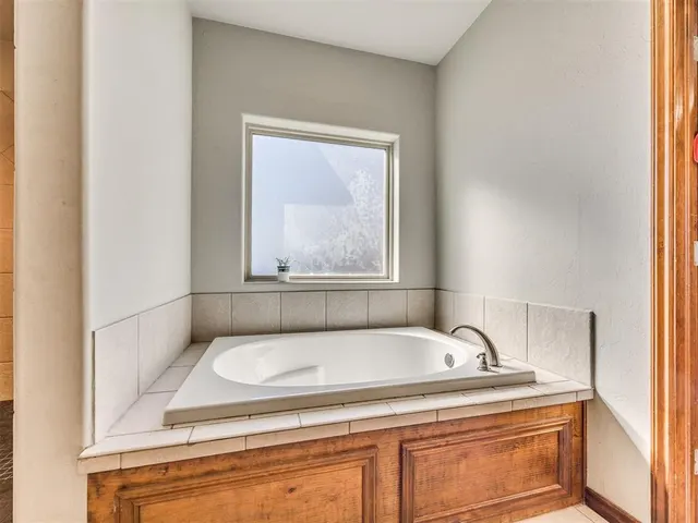 Photo 6 — 5329 Starling Way, Oklahoma City, OK 73179