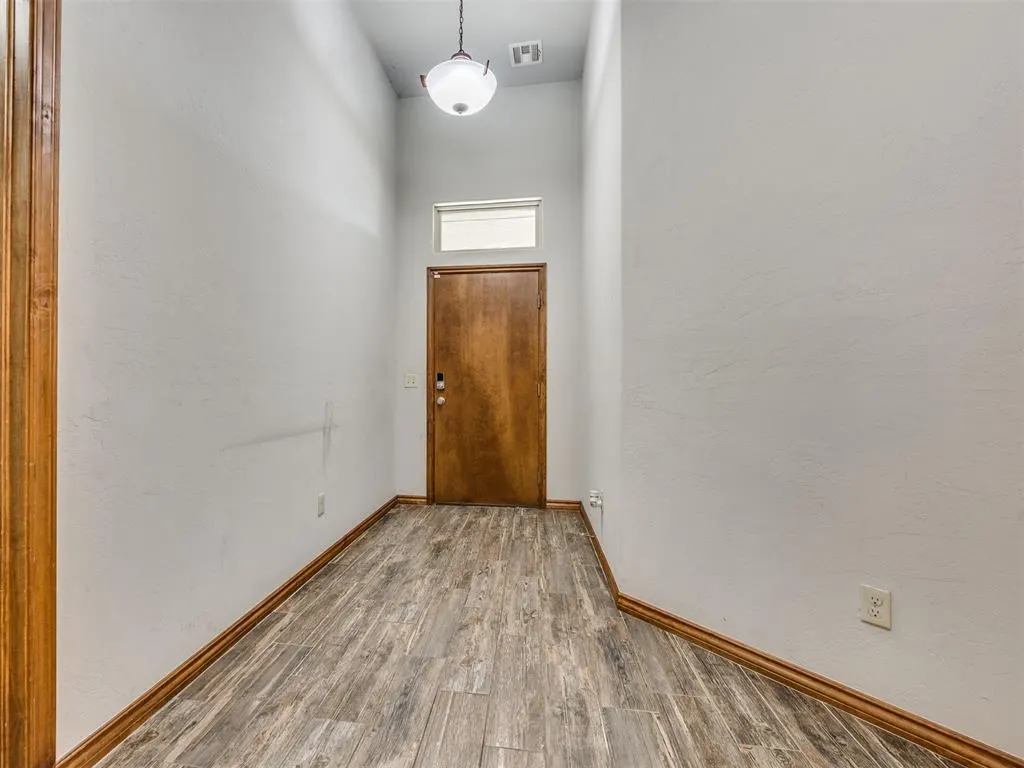 Photo 13 — 5329 Starling Way, Oklahoma City, OK 73179