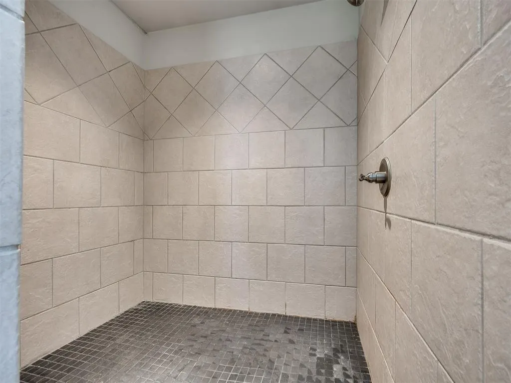 Photo 15 — 5329 Starling Way, Oklahoma City, OK 73179