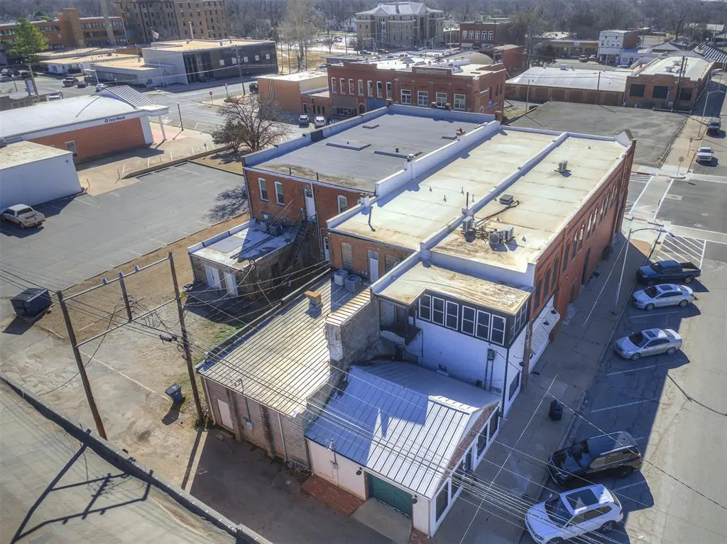 Photo 4 — 202 E Oklahoma Avenue, Guthrie, OK 73044