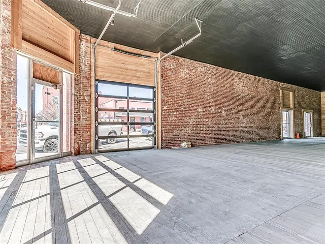 Photo 6 — 202 E Oklahoma Avenue, Guthrie, OK 73044