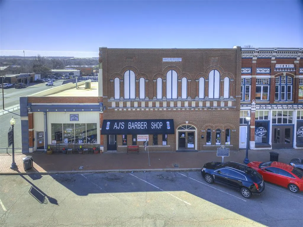 Front exterior — 107 W Harrison Avenue, Guthrie, OK 73044