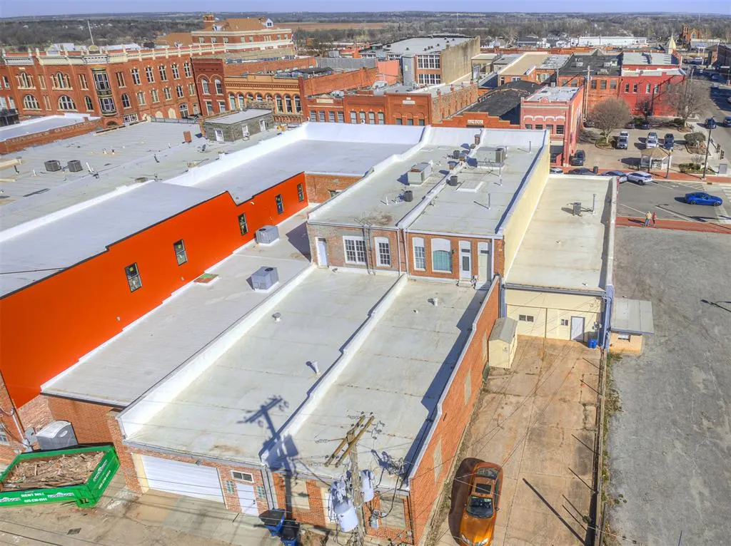 Photo 5 — 107 W Harrison Avenue, Guthrie, OK 73044