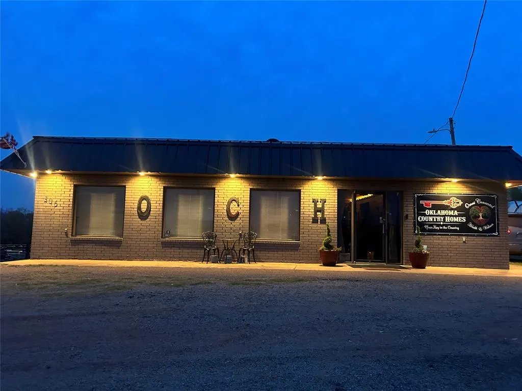 Photo 4 — 306 E Highway 66 Highway, Wellston, OK 74881