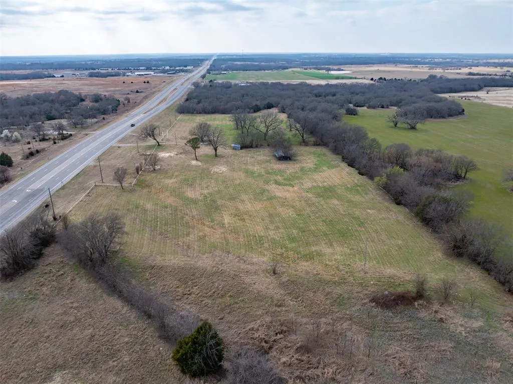 Photo 2 — 17266 Us Highway 70, Lone grove, OK 73443