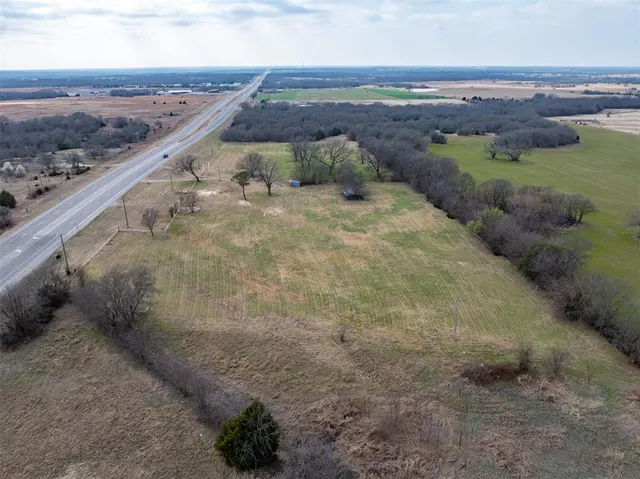 Photo 2 — 17266 Us Highway 70, Lone grove, OK 73443