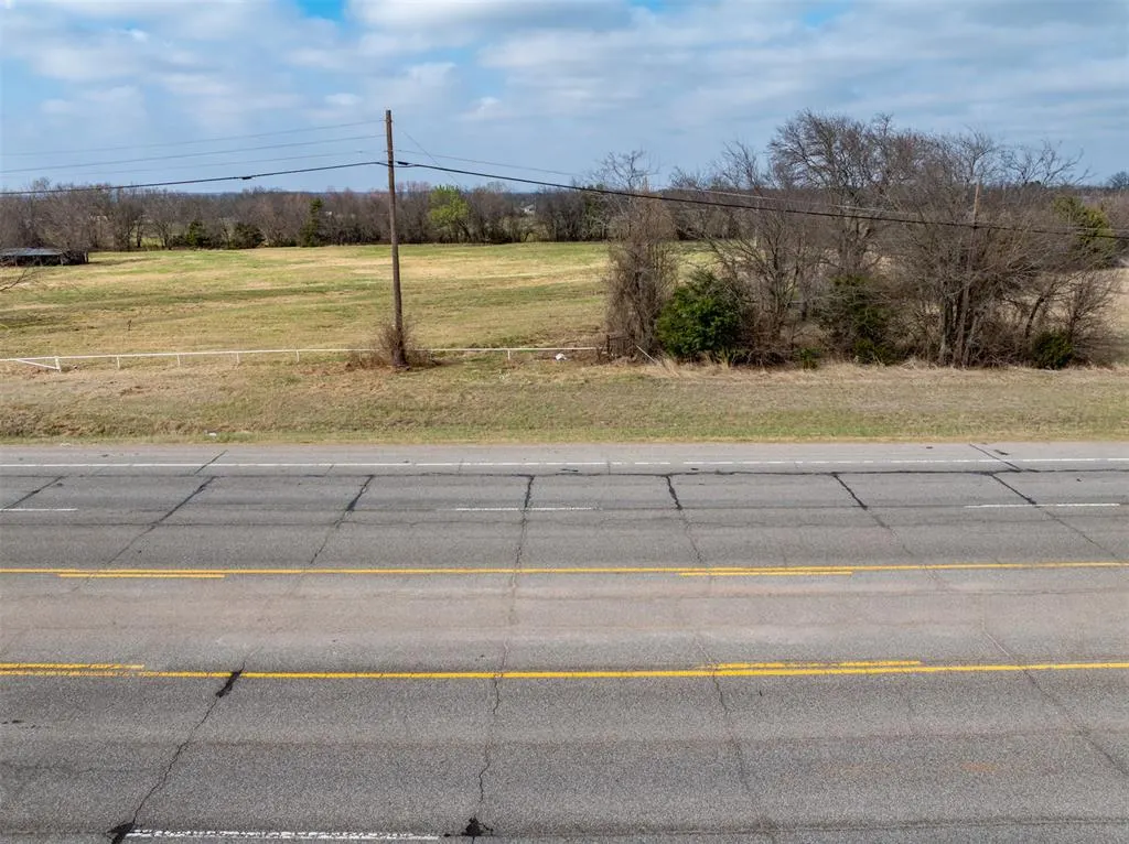 Photo 3 — 17266 Us Highway 70, Lone grove, OK 73443