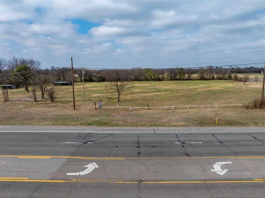 Photo 4 — 17266 Us Highway 70, Lone grove, OK 73443