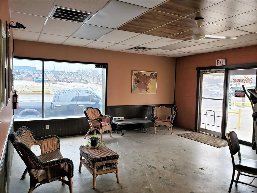 Photo 2 — 8004 NE 23 Street, Oklahoma City, OK 73141