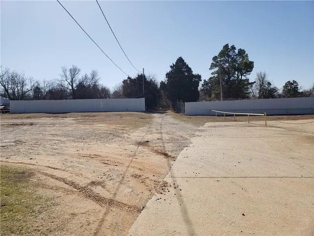 Photo 6 — 8004 NE 23 Street, Oklahoma City, OK 73141