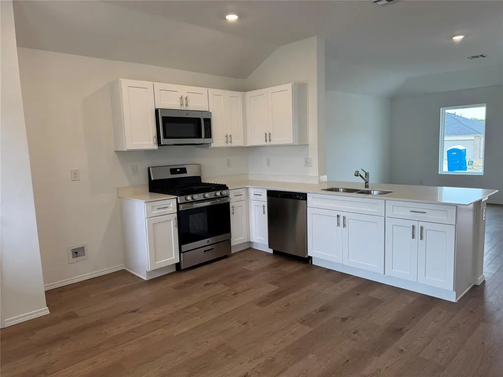 Photo 3 — 2006 Chandler Meadows Drive, Chandler, OK 74834