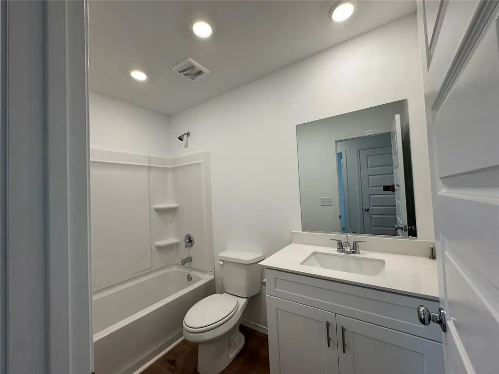 Photo 5 — 2006 Chandler Meadows Drive, Chandler, OK 74834