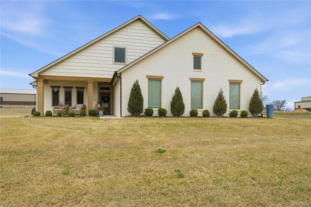 Photo 2 — 23059 Oaklawn Avenue, Washington, OK 73093