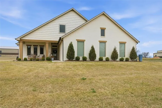 Photo 2 — 23059 Oaklawn Avenue, Washington, OK 73093