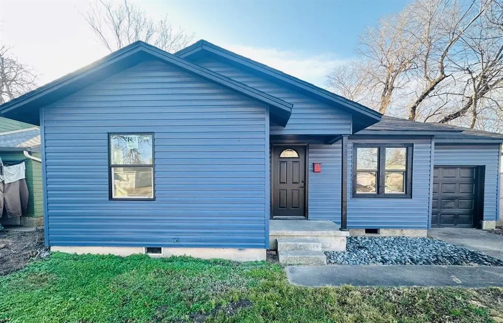 Front exterior — 820 Iowa Street, Norman, OK 73069