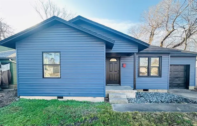 Front exterior — 820 Iowa Street, Norman, OK 73069