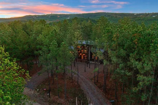 Photo 3 — 453 Bear Pine Trail, Broken Bow, OK 74728